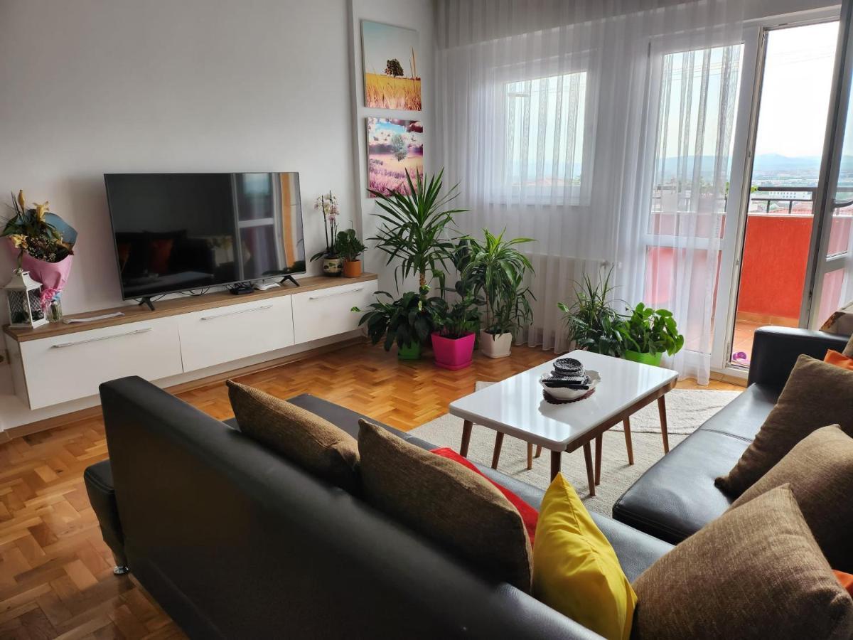 One Bedroom Apartment - Close The City Center! Prishtina Prishtinë Luaran gambar